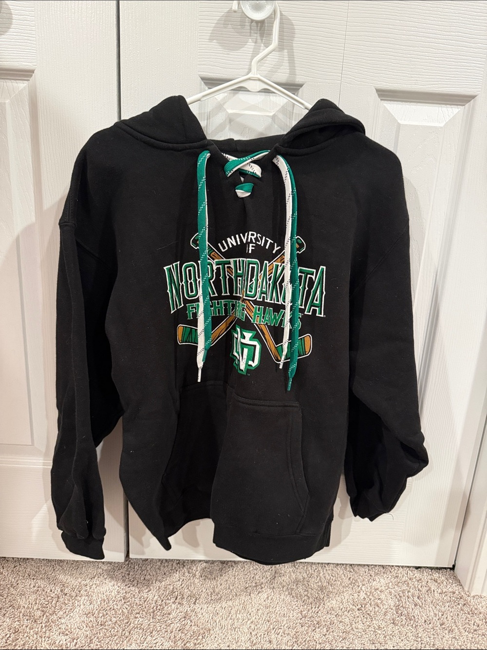 University of North Dakota Green & Black Hockey Hoodie